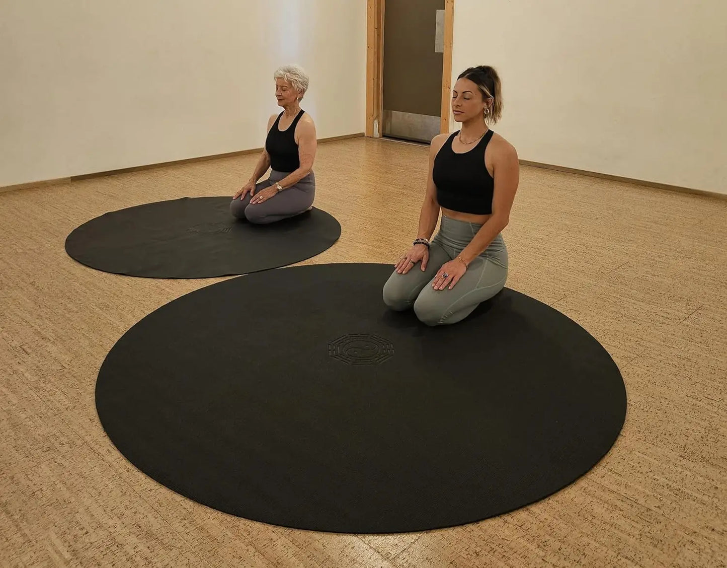 Premium Round Yoga Mat For Meditation And Tai Chi Practice